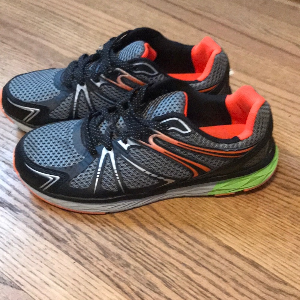 Men’s size 11 shoes
